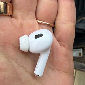 Right replacement Apple AirPod Gen 2 A3407